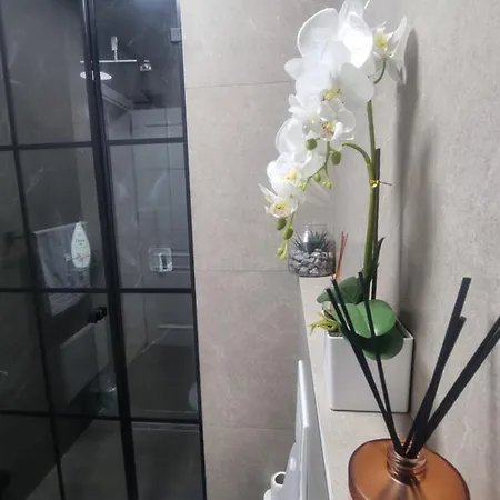 Emeraldapartament * Τίρανα