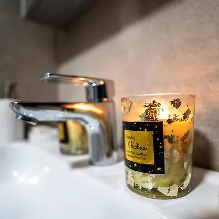 Emeraldapartament アパート *