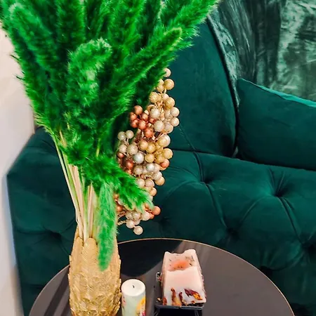 Emeraldapartament ティラナ